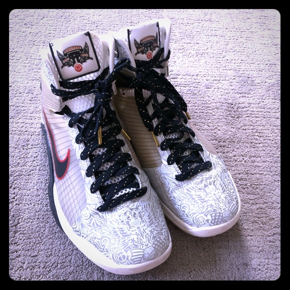 nike kobe 13 mens silver